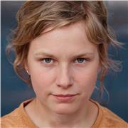 Professeur à Tourcoing, Guidant les Élèves vers la Réussite au BAC avec Expertise et Engagement